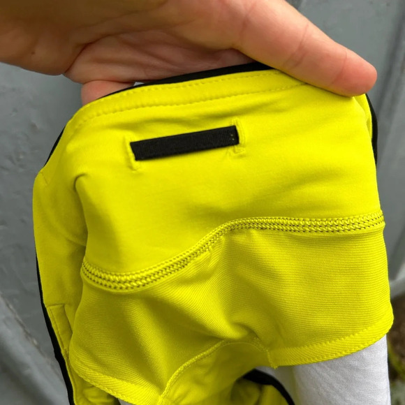 Lululemon 2016 Seawheeze Tracker Short, size 6
Secret Society  Tofino Teal - Picture 10 of 15